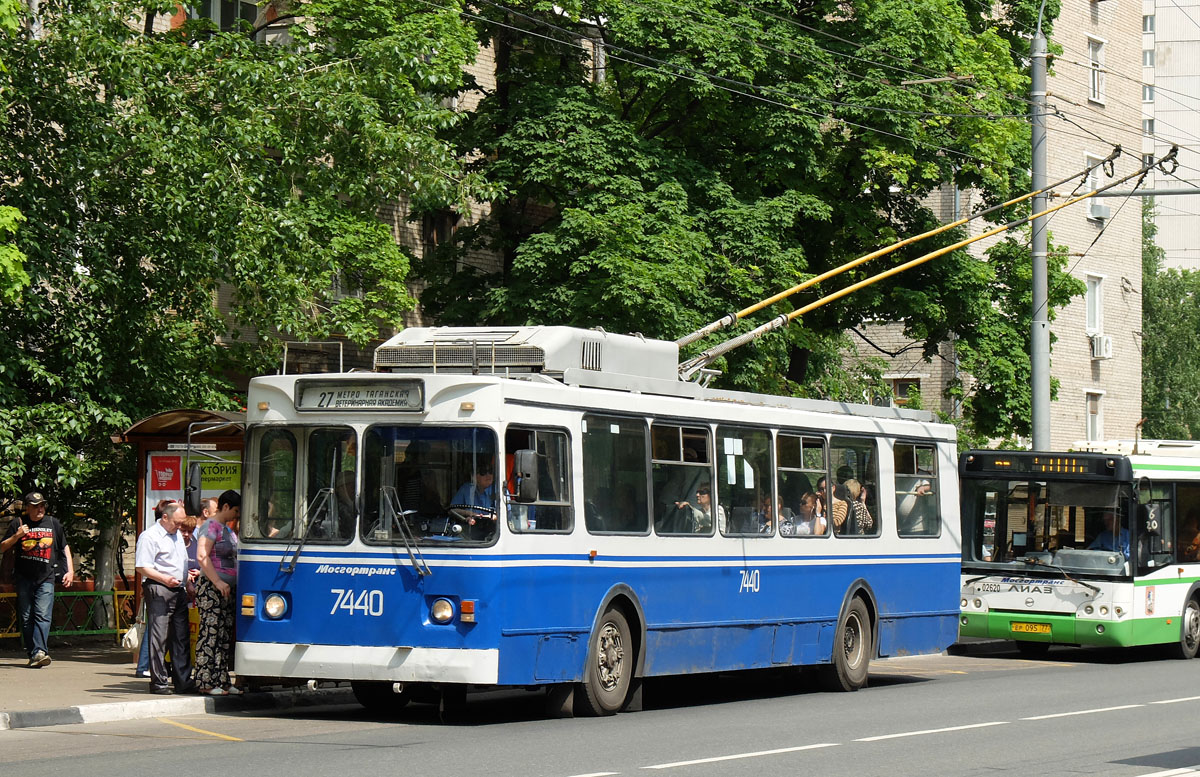 Москва, ЗиУ-682ГМ1 (с широкой передней дверью) № 7440 Москва, ЗиУ-682ГМ1 (с широкой передней дверью) № 7440