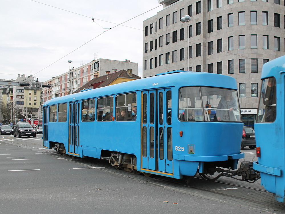 Zagrebas, Tatra B4YU nr. 825