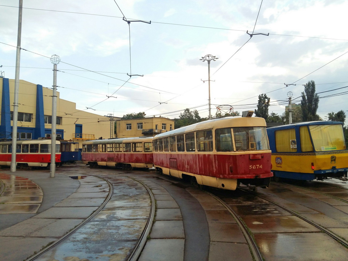 Киев, Tatra T3SU № 5674; Киев, Tatra T3SU № 5471