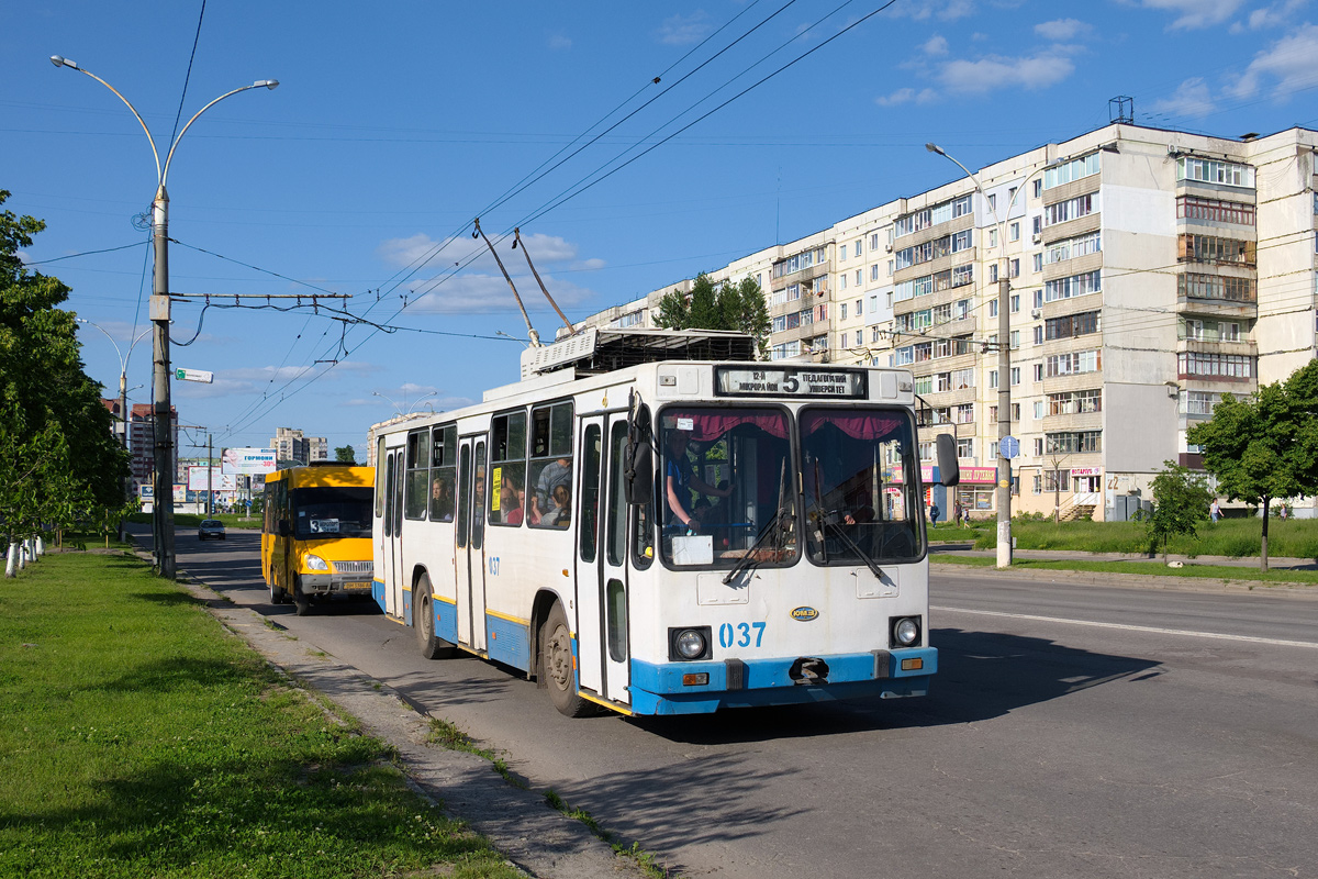 Сумы, ЮМЗ Т2 № 037