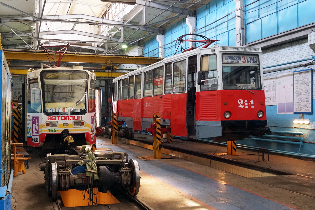 Kemerovo, 71-605 (KTM-5M3) č. 214; Kemerovo, 71-619КТ-01 č. 165