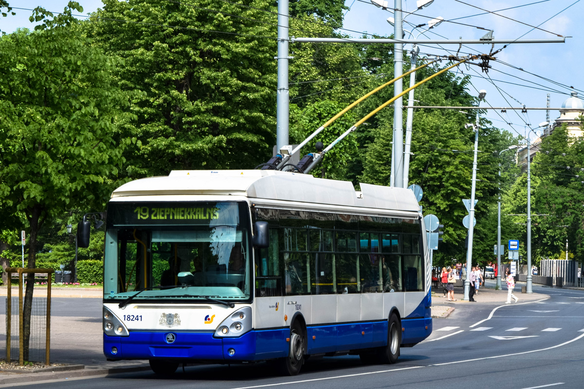 Рига, Škoda 24Tr Irisbus Citelis № 18241