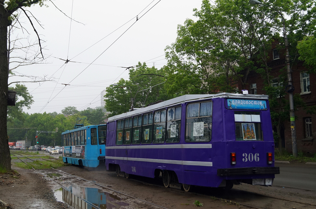 Владивосток, 71-132 (ЛМ-93) № 306; Владивосток — Происшествия; Владивосток — Тематические трамваи