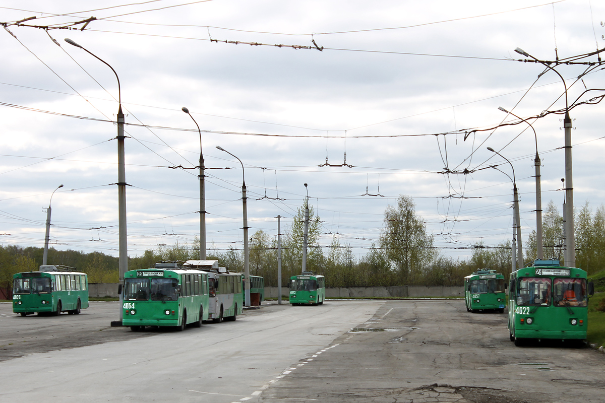 Новосибирск, ЗиУ-682В-012 [В0А] № 4064; Новосибирск, ЗиУ-682Г-014 [Г0Е] № 4022; Новосибирск — Трамвайные и троллейбусные депо