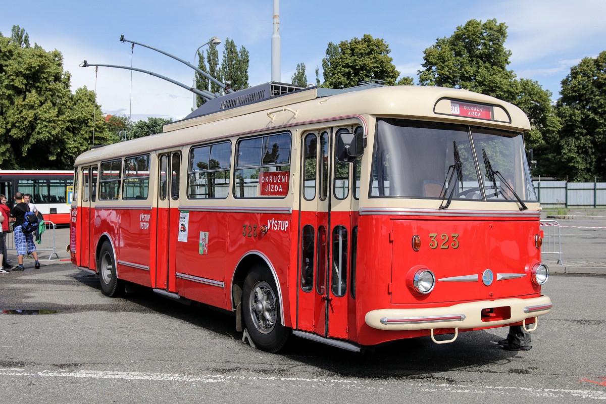 Пльзень, Škoda 9TrHT26 № 323; Пльзень — 75 лет троллейбусного движения в Пльзени