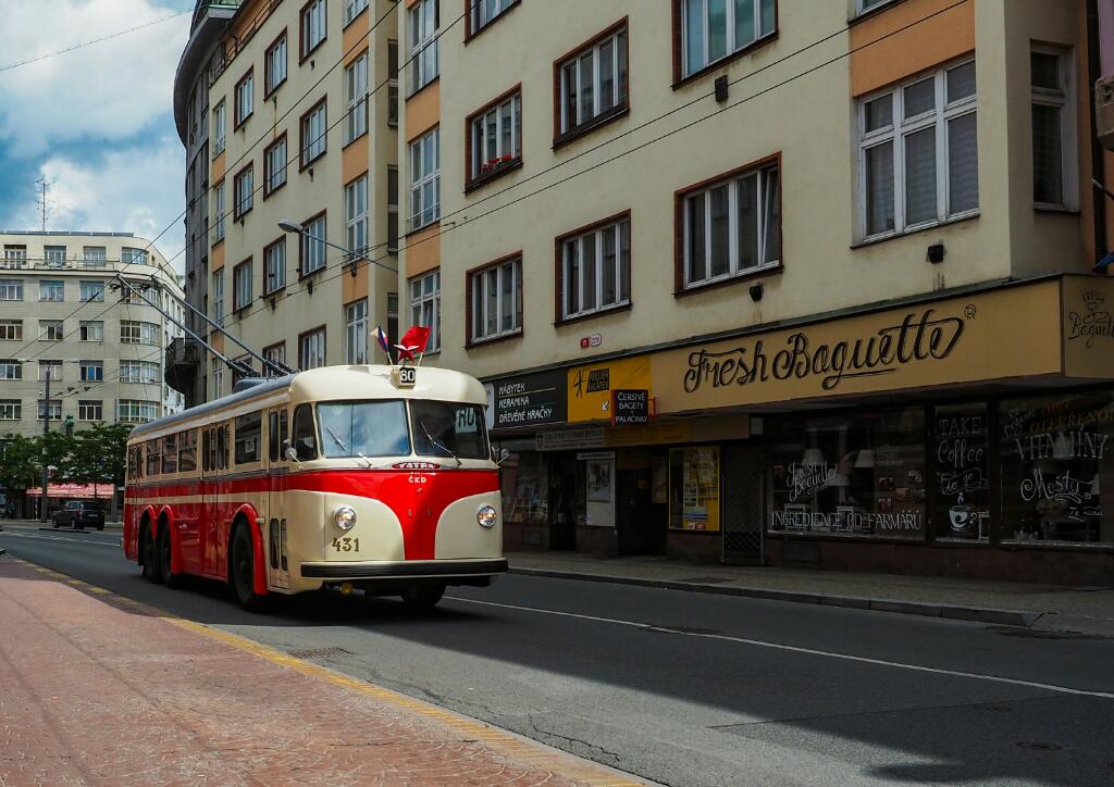 Прага, Tatra T400 III.B № 431; Пльзень — 75 лет троллейбусного движения в Пльзени
