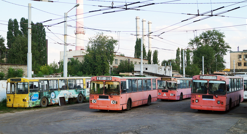 Voronezh, ZiU-682G-012 [G0A] Nr. 224; Voronezh, ZiU-682G-012 [G0A] Nr. 225; Voronezh, ZiU-682G-012 [G0A] Nr. 226; Voronezh, ZiU-682G [G00] Nr. 229