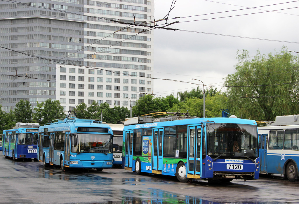 Москва, БКМ 321 № 7832; Москва, Тролза-5265.00 «Мегаполис» № 7120