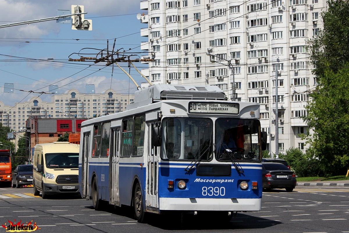 Москва, ЗиУ-682ГМ1 (с широкой передней дверью) № 8390