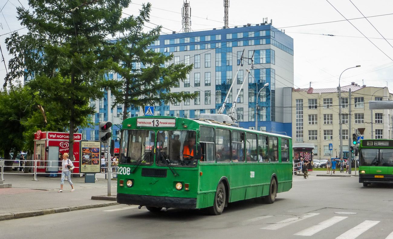 Новосибирск, ЗиУ-682Г [Г00] № 3208