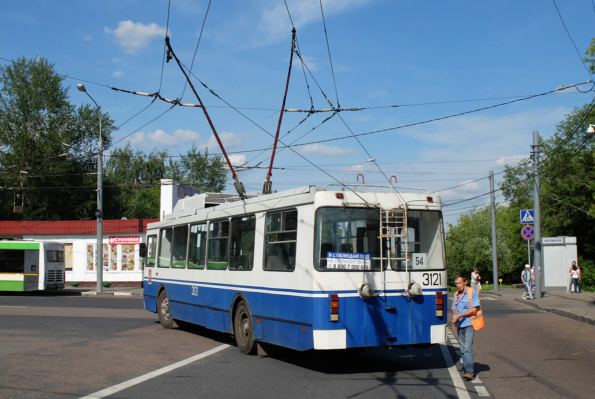 Москва, ЗиУ-682ГМ1 (с широкой передней дверью) № 3121