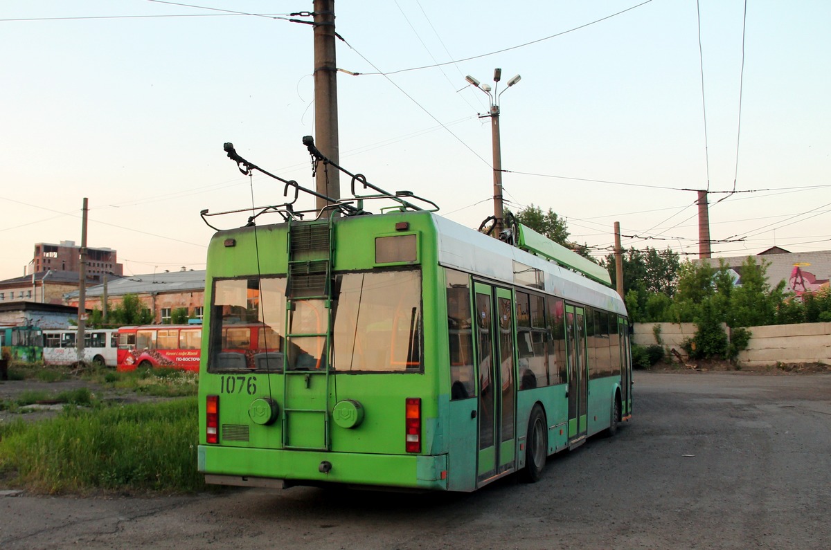 Красноярск, БКМ 321 № 1076