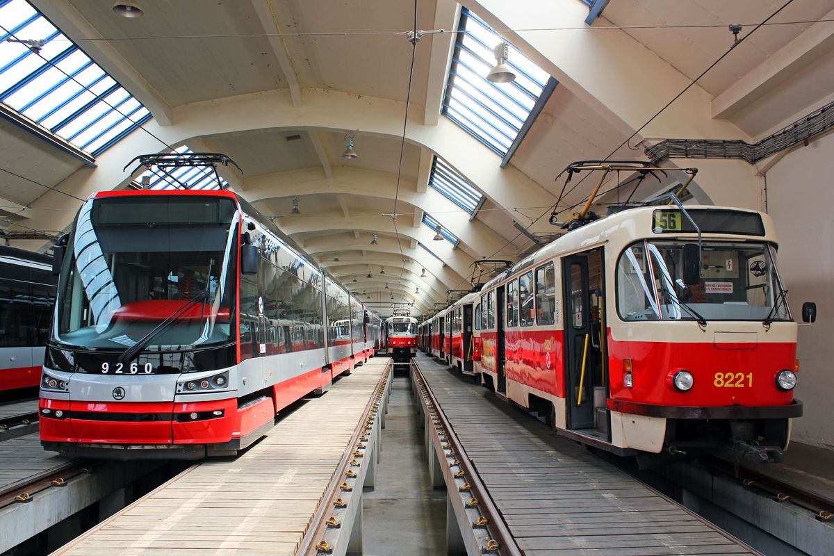 Прага, Škoda 15T3 ForCity Alfa Praha № 9260; Прага, Tatra T3R.P № 8221