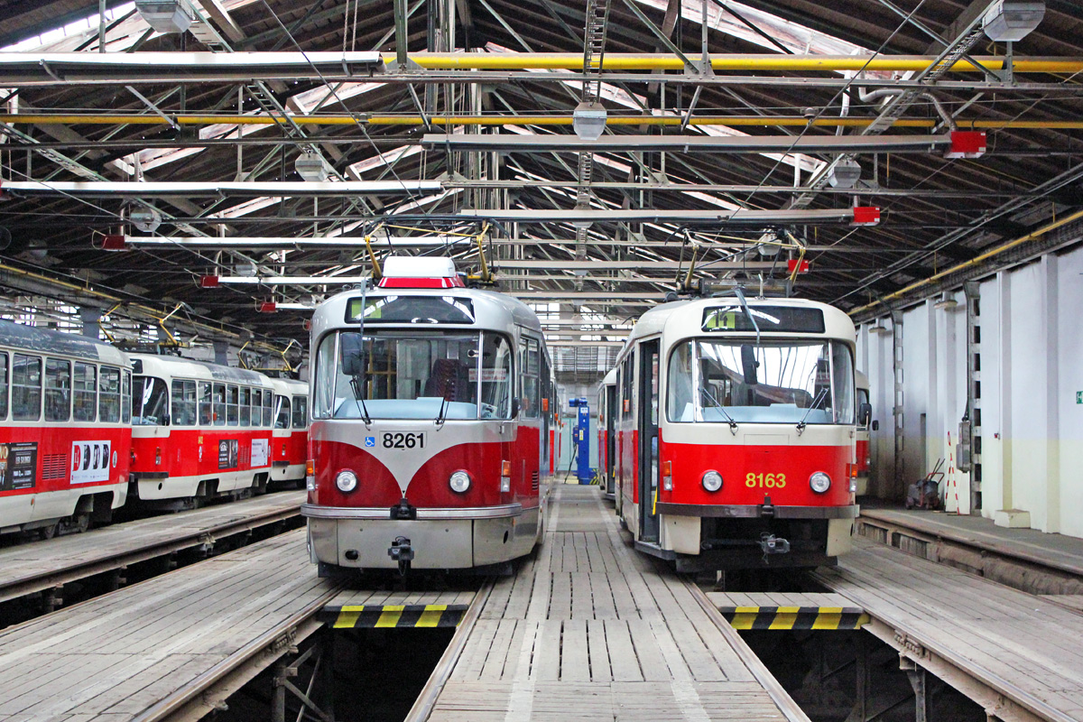 Прага, Tatra T3R.PLF № 8261; Прага, Tatra T3R.PV № 8163
