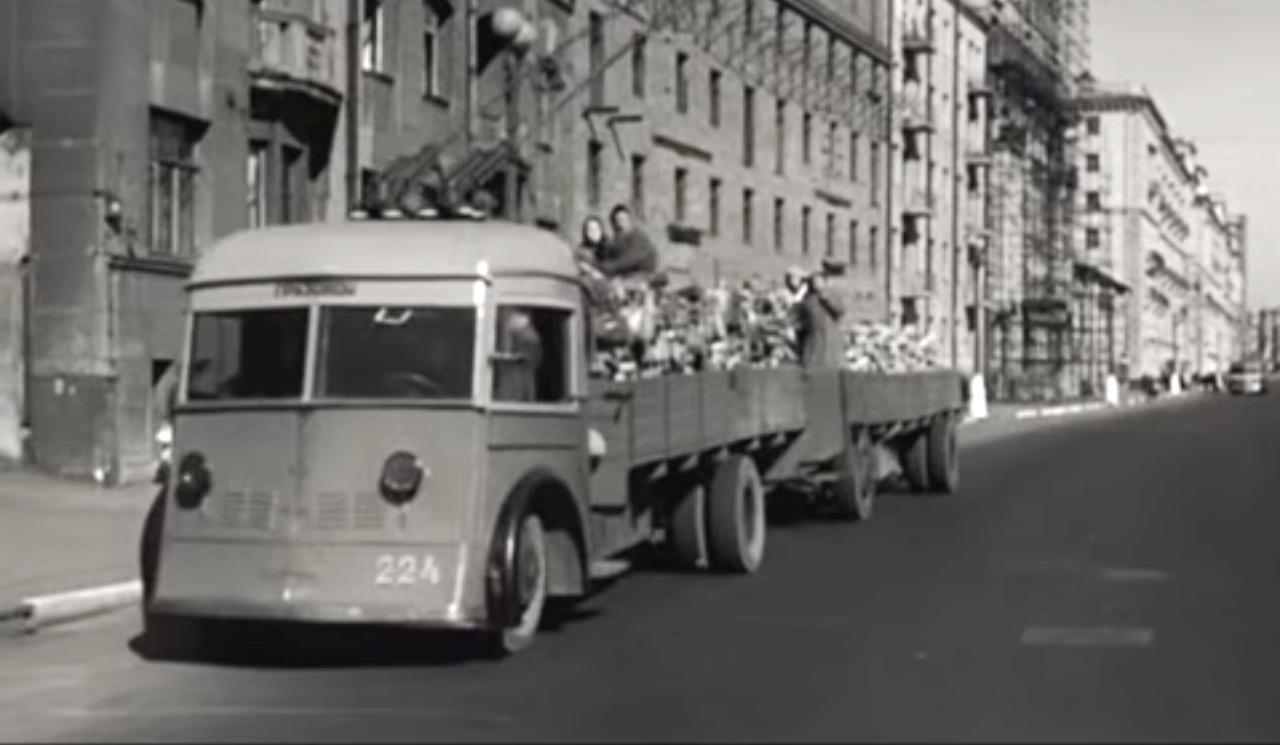 Moscow, YaTB-1 № 224; Moscow — Historical photos — Tramway and Trolleybus (1921-1945); Moscow — Trolleybuses in the movies