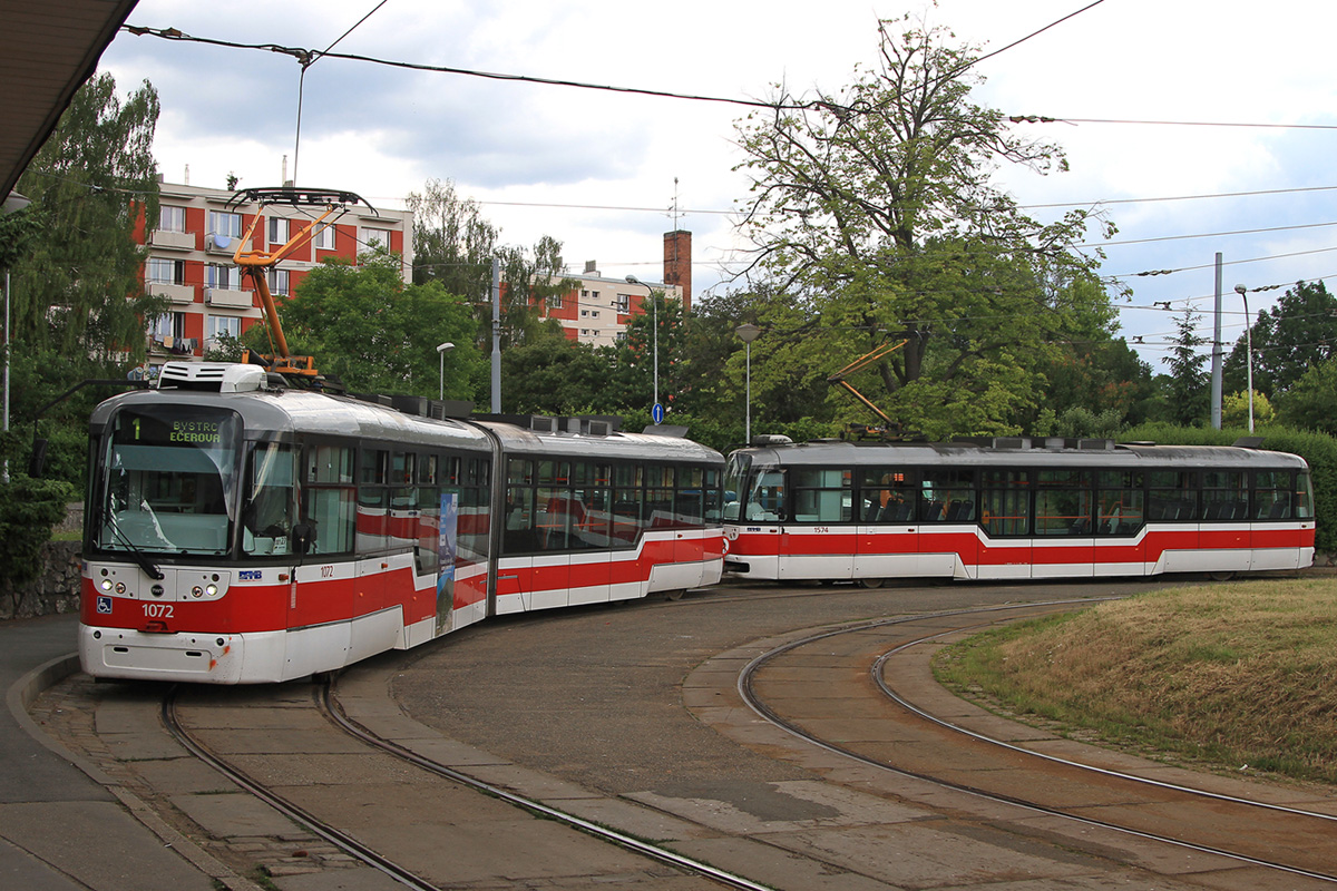 Брно, Vario LF2R.E № 1072; Брно, Vario LFR.E № 1574