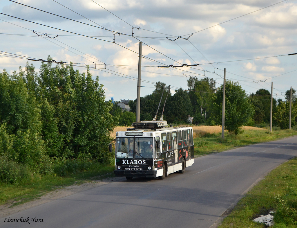 Луцк, ЮМЗ Т2 № 200