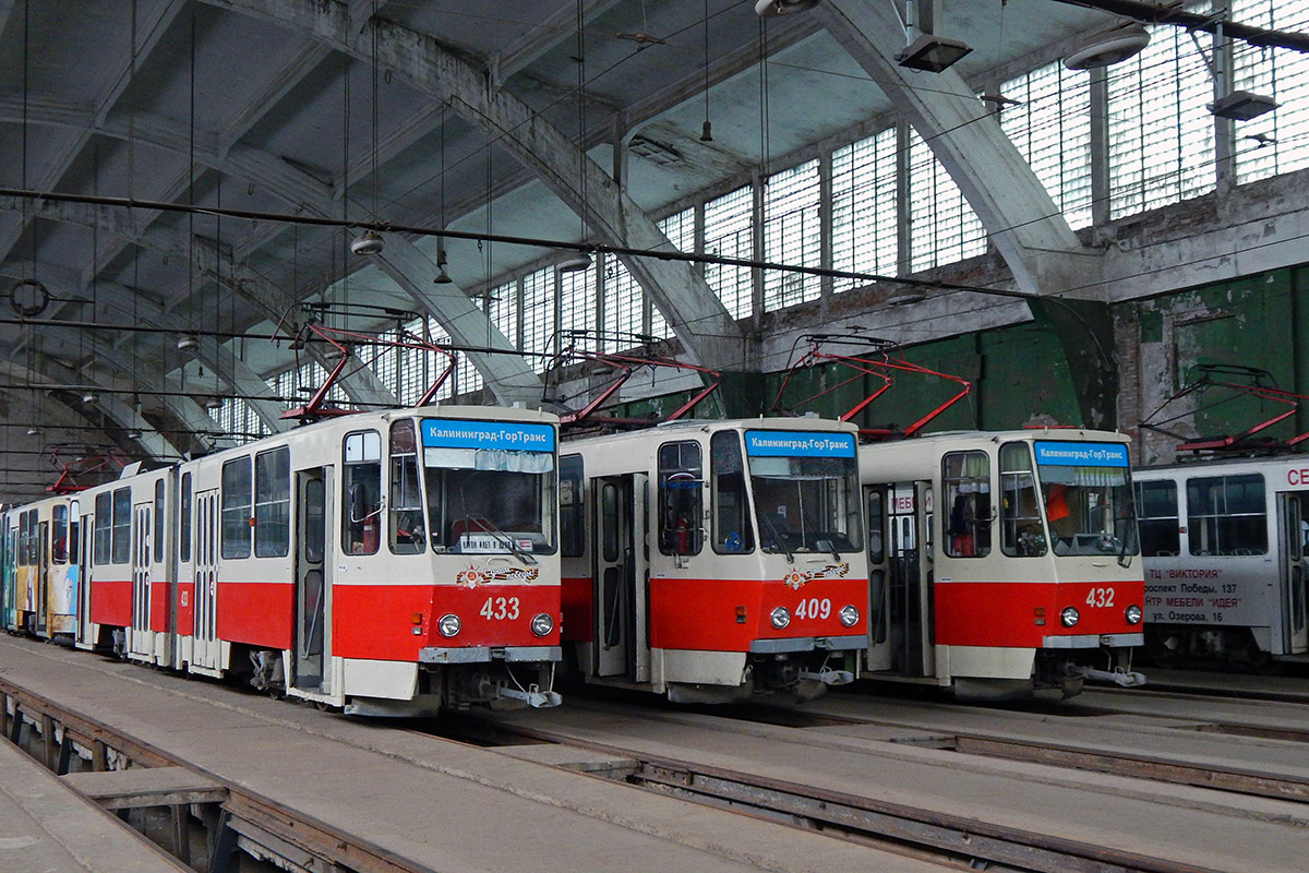 Kaliningrad, Tatra KT4SU # 433; Kaliningrad, Tatra KT4SU # 409; Kaliningrad, Tatra KT4SU # 432