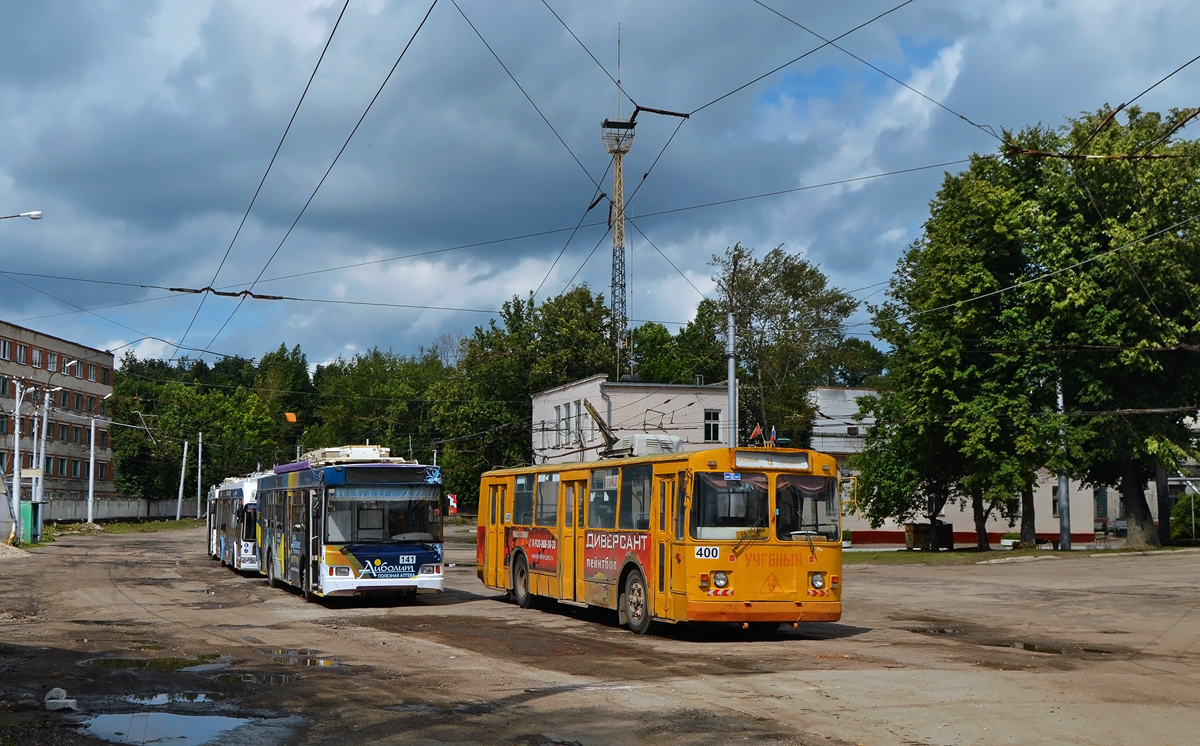 卡盧加, Trolza-5275.03 “Optima” # 141; 卡盧加, ZiU-682 “Kaluga” # 400