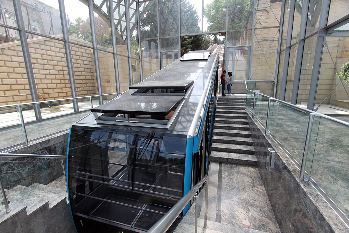 Baku, Doppelmayr* č. 1; Baku — Funiculaire