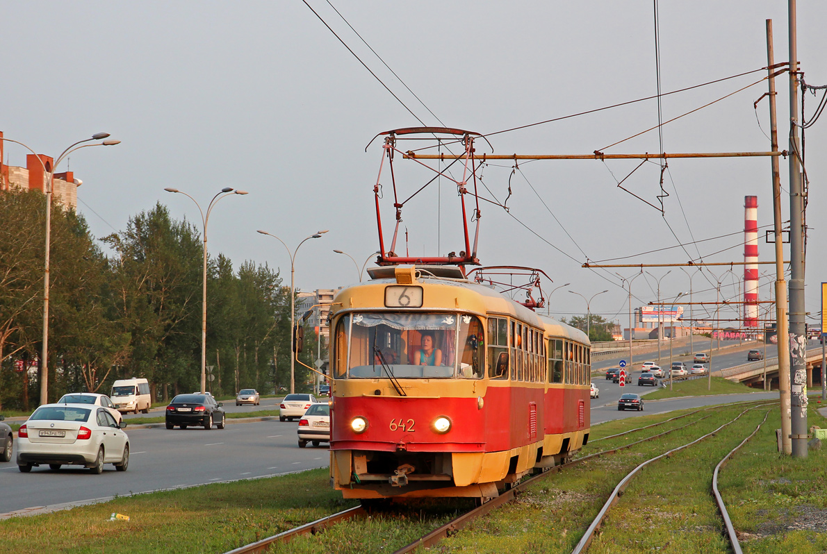 Jekatyerinburg, Tatra T3SU — 642