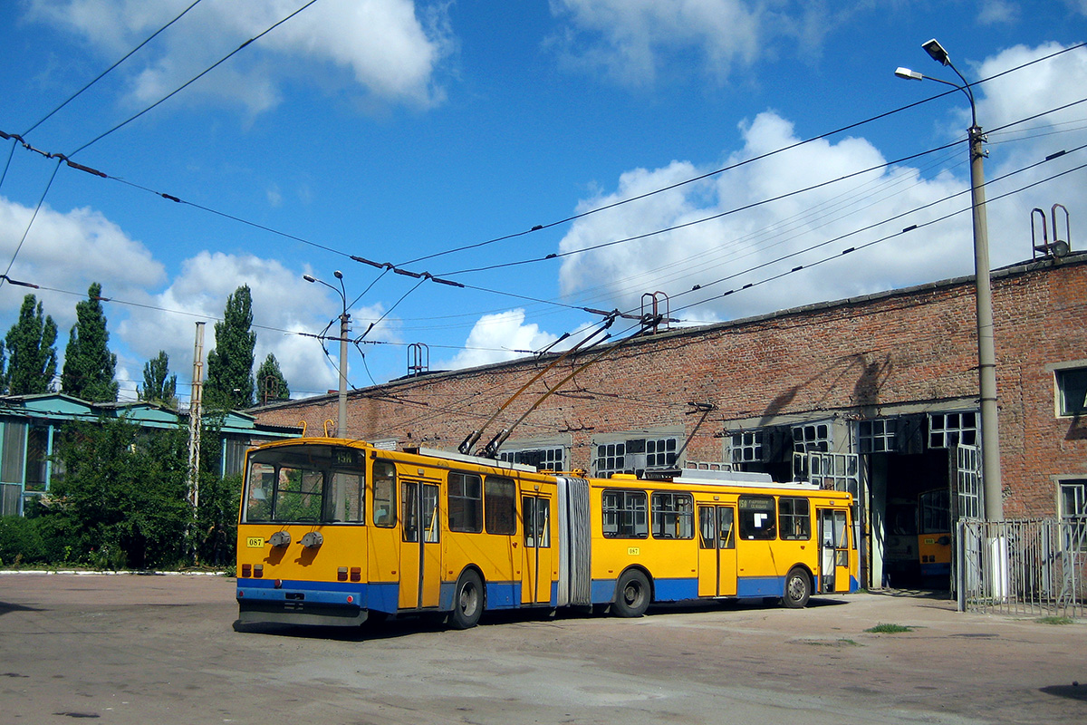 Житомир, Škoda 15Tr13/6M № 087