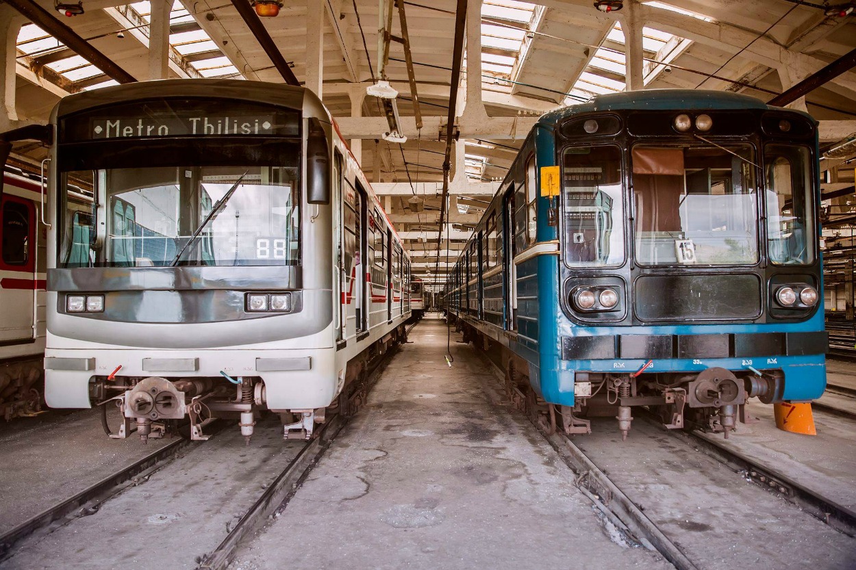 Тбилиси, 81-717M № 8780; Тбилиси, 81-717.5 (ЛВЗ/ВМ) № 10138; Тбилиси — Метрополитен