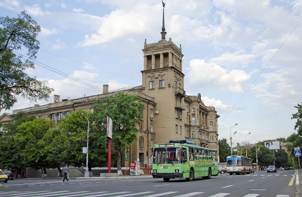 Мариуполь, ЮМЗ Т2 № 1811