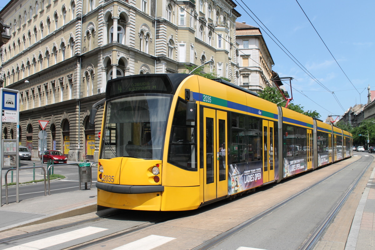Будапешт, Siemens Combino Supra NF12B № 2035