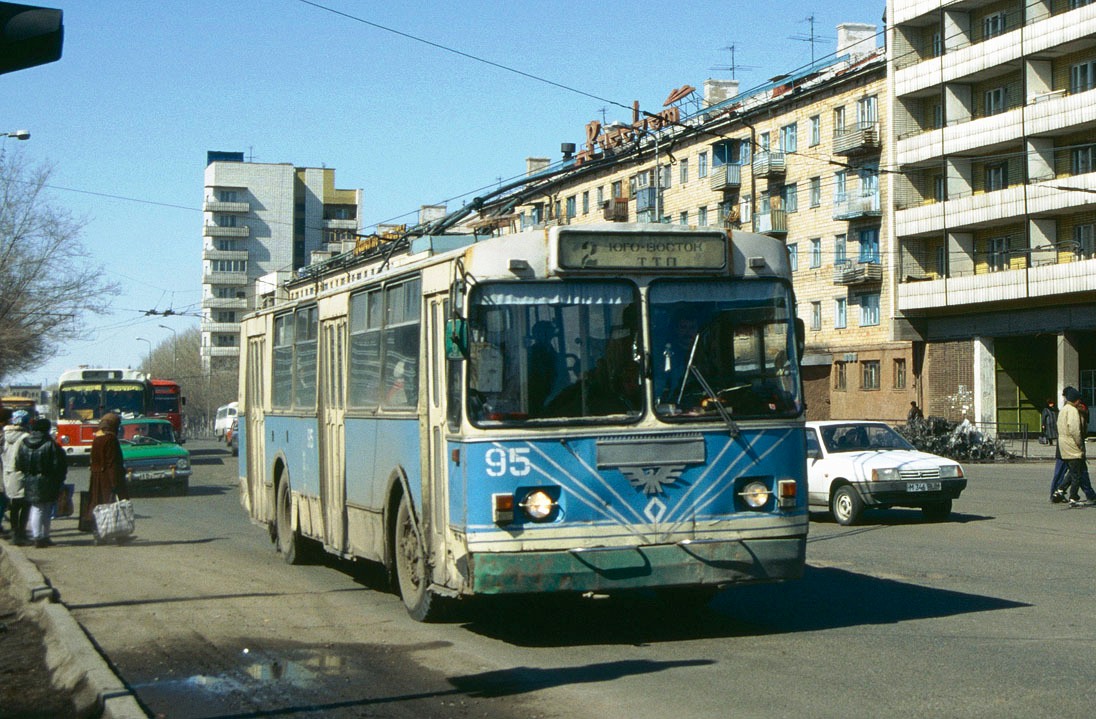 Караганда, ЗиУ-682Г [Г00] № 95; Караганда — Визит делегации транспортников 21.04.1998; Караганда — Старые фотографии (до 2000 г.); Караганда — Троллейбусные линии