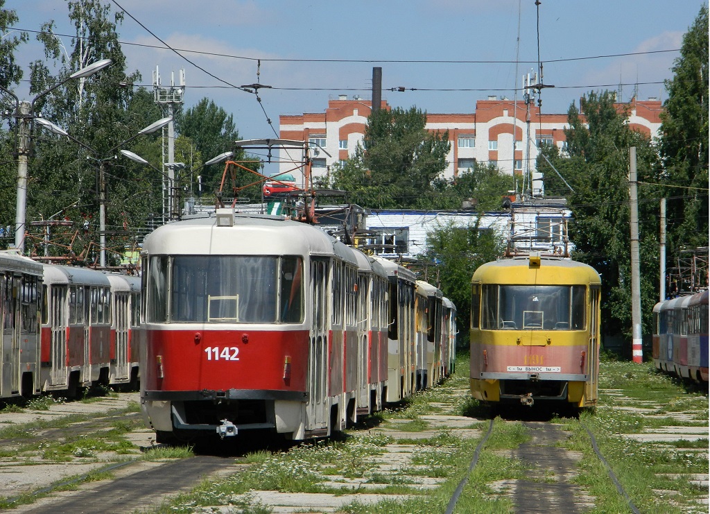 Ulyanovsk, Tatra T3SU nr. 1142; Ulyanovsk, Tatra T3SU nr. 1191 Ulyanovsk, Tatra T3SU nr. 1142; Ulyanovsk, Tatra T3SU nr. 1191