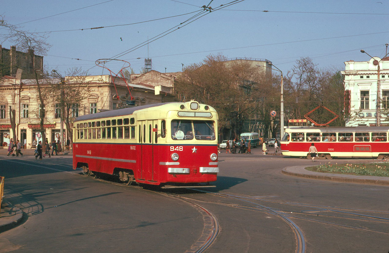 Одесса, МТВ-82 № 948; Одесса, Tatra T3SU (двухдверная) № 3200; Одесса — Исторические фотографии: трамвай