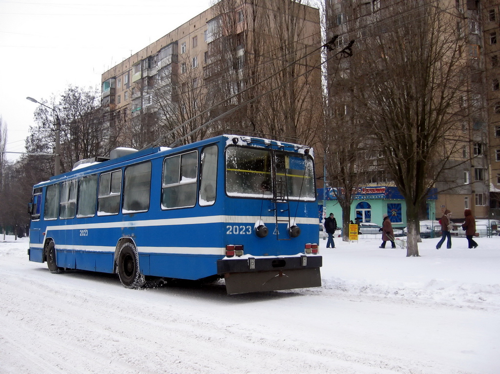 Odessa, YMZ T1R (Т2P) # 2023; Odessa — 23.02.2007 — Snowfall and Its Aftermath