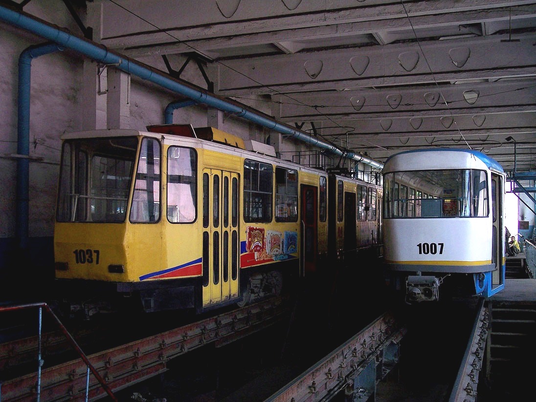 Алматы, Tatra KT4D № 1037; Алматы, Tatra T3D № 1007 Алматы, Tatra KT4D № 1037; Алматы, Tatra T3D № 1007