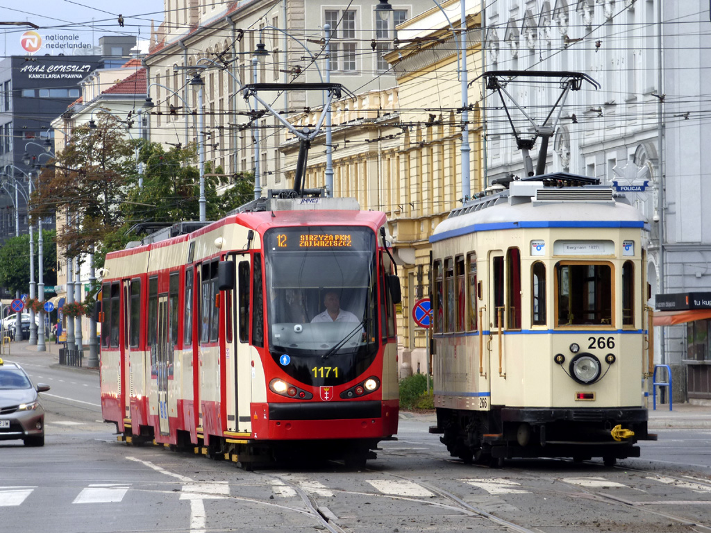 Gdansk, Duewag N8C-MF 18 č. 1171; Gdansk, DWF 2-axle motor car č. 266