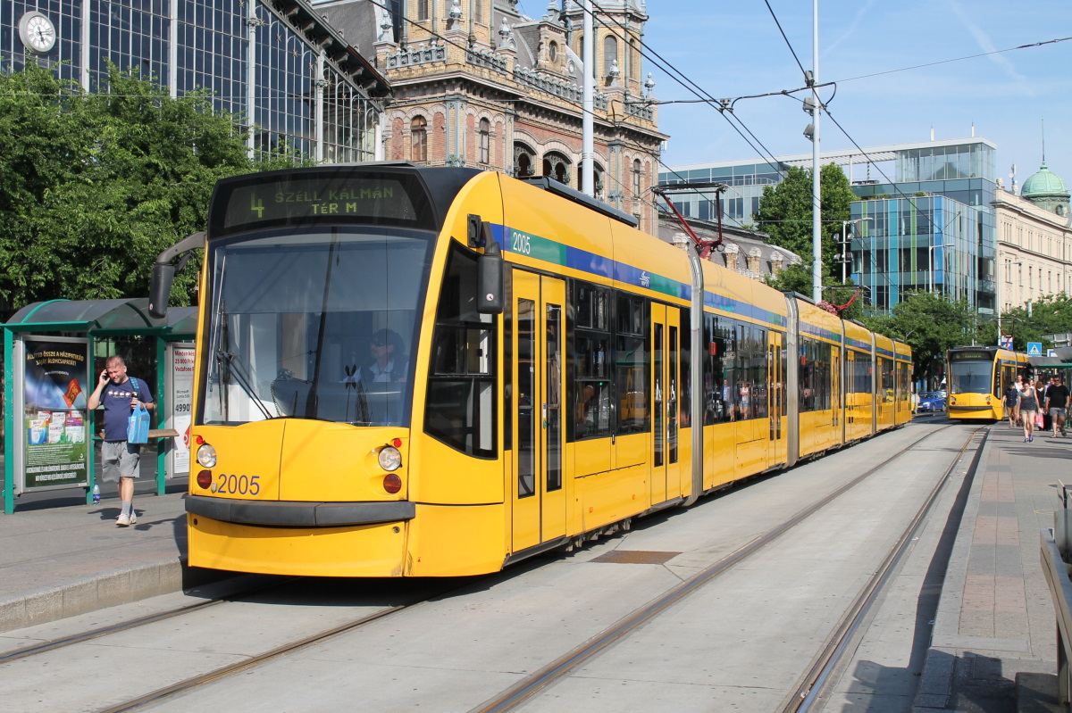 Будапешт, Siemens Combino Supra NF12B № 2005 Будапешт, Siemens Combino Supra NF12B № 2005