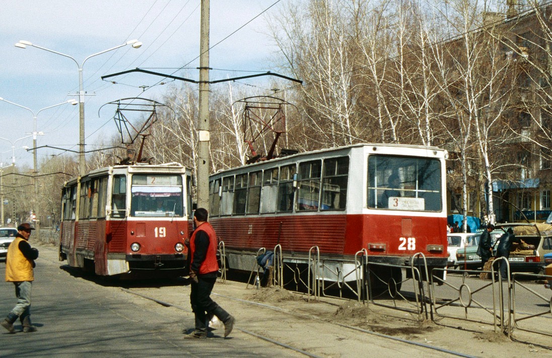 Ust-Kamenogorsk, 71-605 (KTM-5M3) č. 19; Ust-Kamenogorsk, 71-605 (KTM-5M3) č. 28