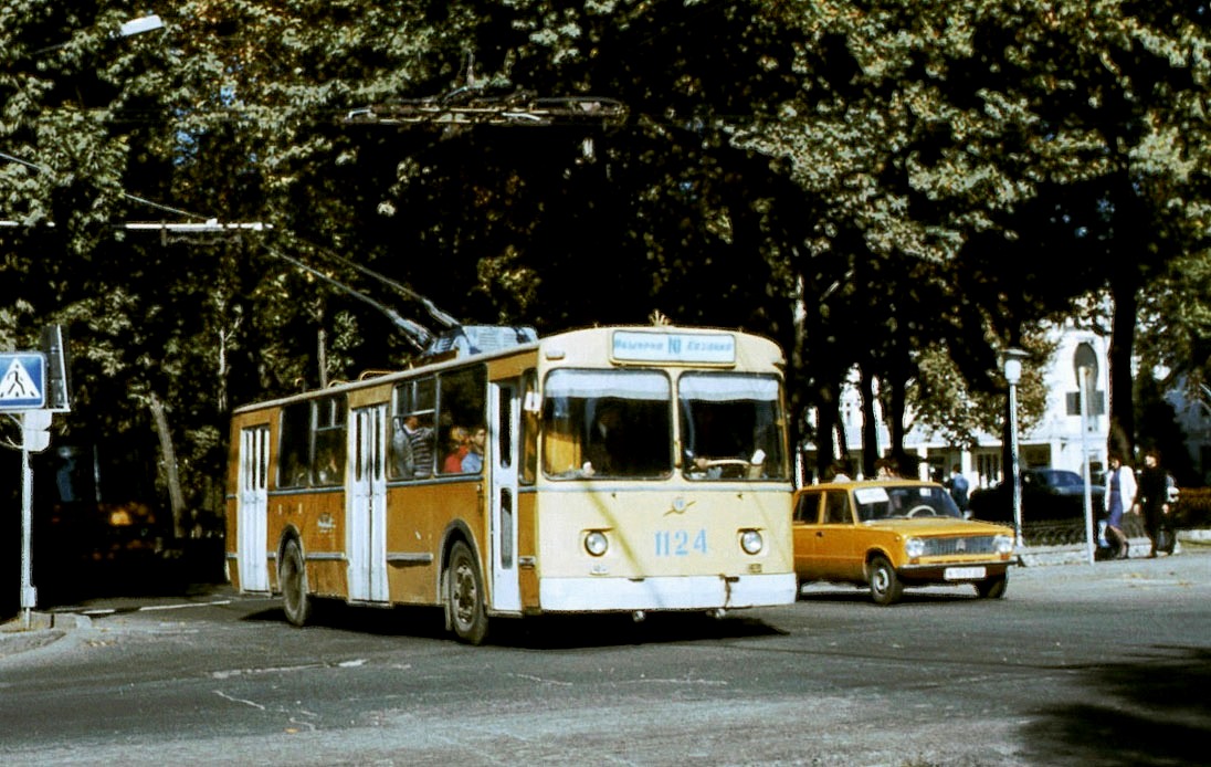 Душанбе, ЗиУ-682В № 1124; Душанбе — Исторические фотографии — Душанбе