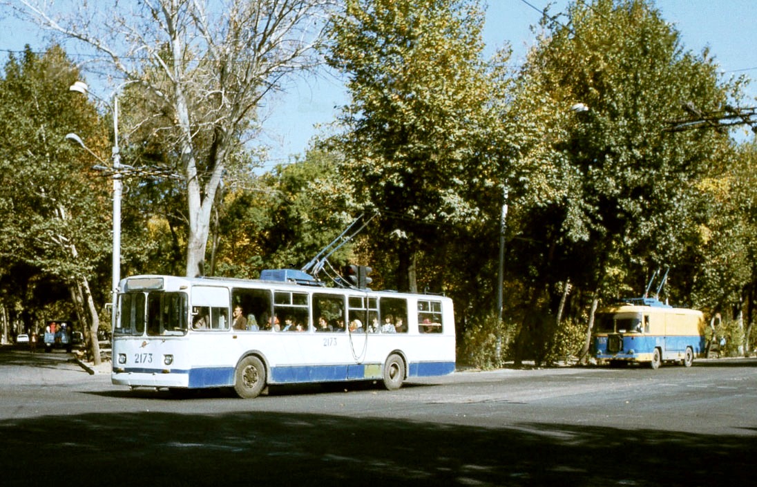 Душанбе, ЗиУ-682В № 2173; Душанбе, КТГ-1 № 05; Душанбе — Исторические фотографии — Душанбе