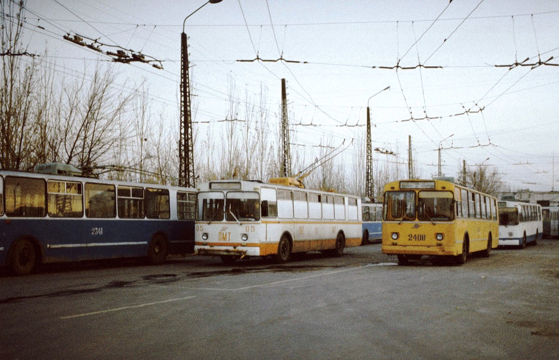 Бишкек, ЗиУ-682В № 2341; Бишкек, ЗиУ-682В № 05; Бишкек, ЗиУ-682В № 2408; Бишкек — Троллейбусные депо