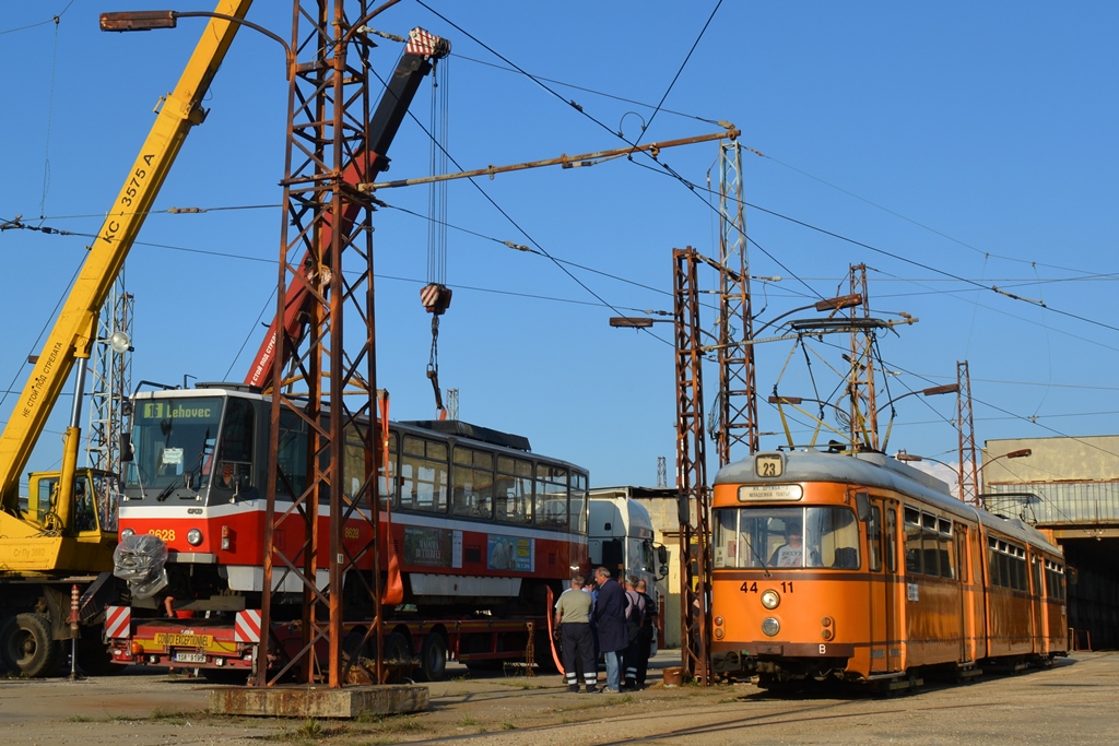 София, Tatra T6A5 № 4140; София, Duewag GT8 № 4411; София — Доставка на 20 мотриси ČKD Tatra T6A5 — Юли — Октомври 2016
