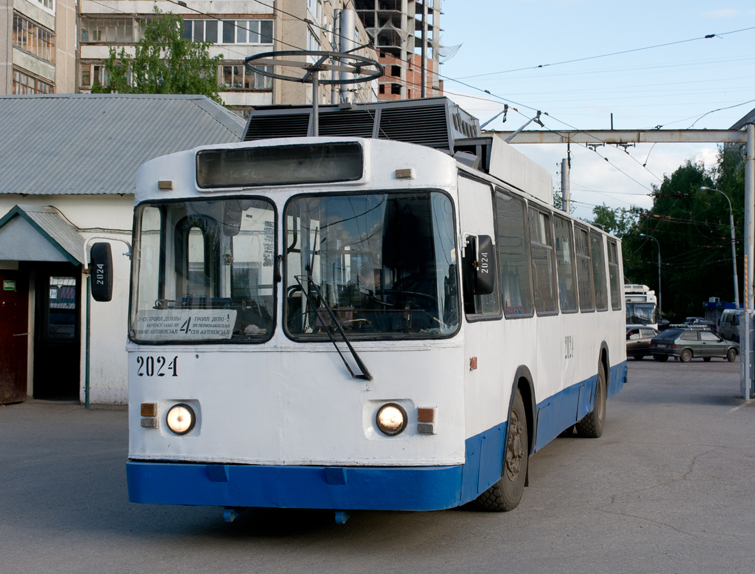 Ufa, BTZ-5276-01 № 2024