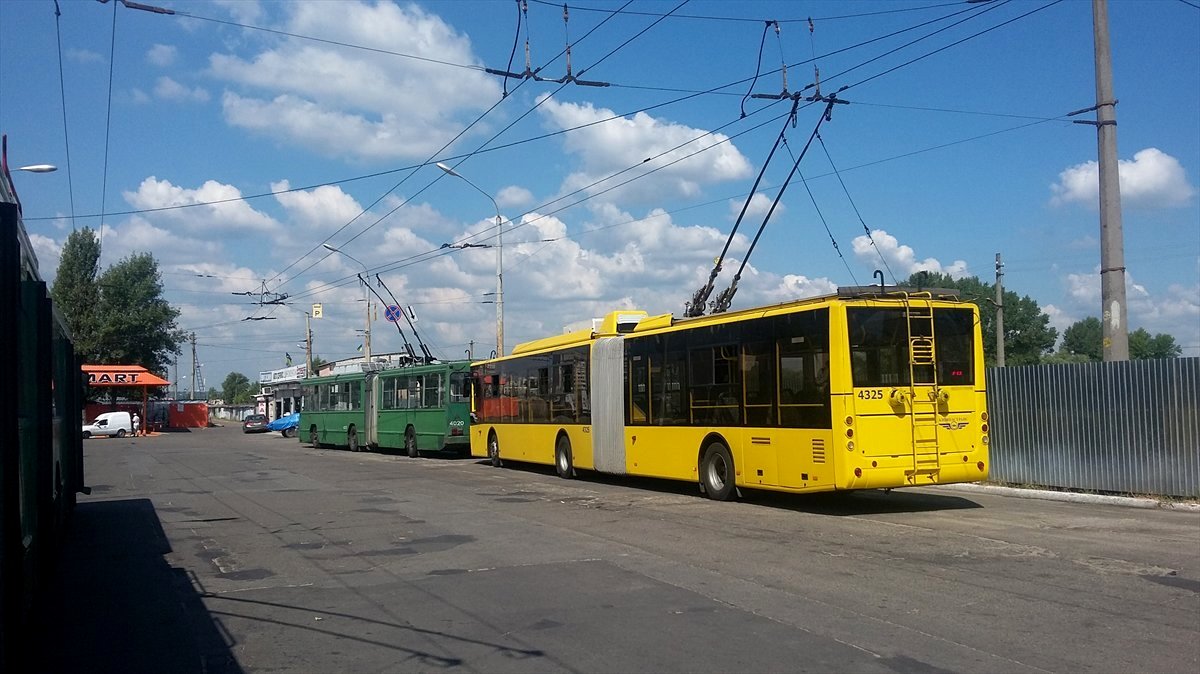 Кіеў, Богдан Т90110 № 4325