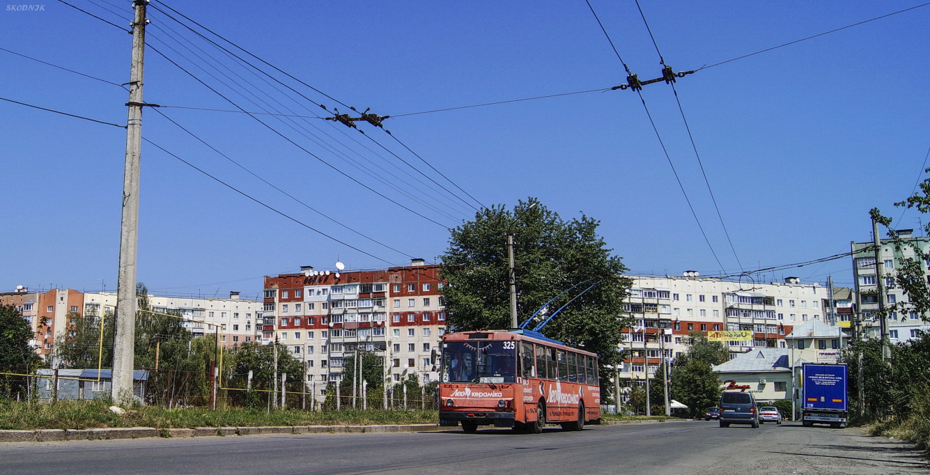 Tšernivtsi, Škoda 14Tr89/6 # 325 Tšernivtsi, Škoda 14Tr89/6 # 325
