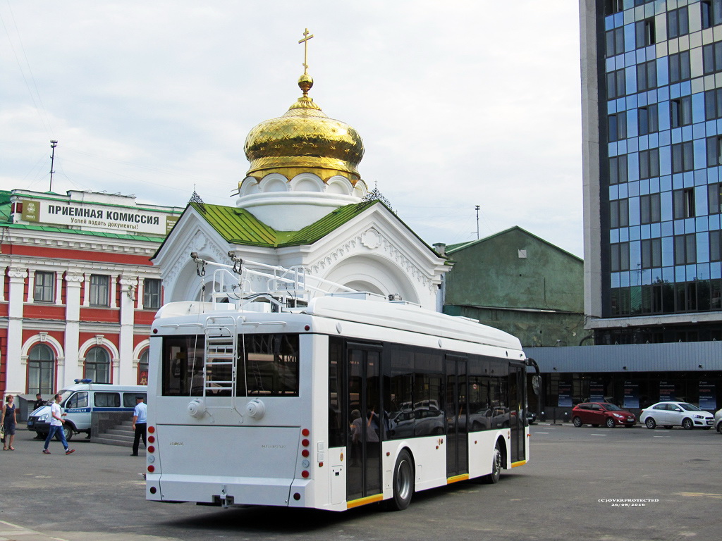 Крымский троллейбус, Тролза-5265.02 «Мегаполис» № 2548; Саратов — Презентация троллейбусов Тролза-5265.02 «Мегаполис» в рамках городского фестиваля «Саратовский калач»