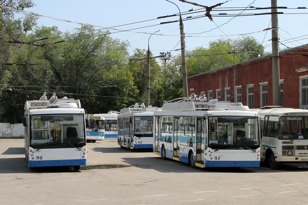 Самара, Тролза-5265.00 «Мегаполис» № 90; Самара, Тролза-5265.00 «Мегаполис» № 92; Самара — Троллейбусное депо № 2