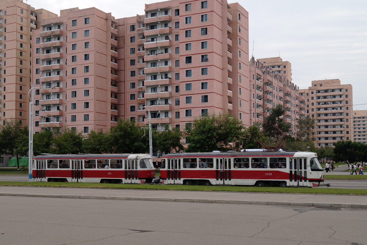 Пхеньян, Tatra T4D № 2029; Пхеньян, Tatra T4D № 229