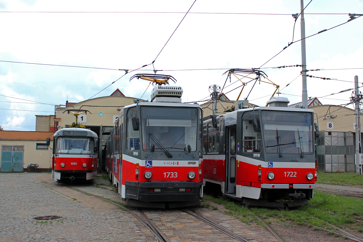 Брно, Tatra K2P № 1085; Брно, Tatra KT8D5N № 1733; Брно, Tatra KT8D5R.N2 № 1722