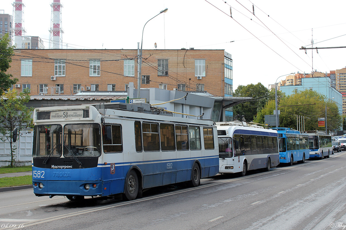 Москва, ЗиУ-682Г-016.02 (с широкой 1-й дверью) № 1582