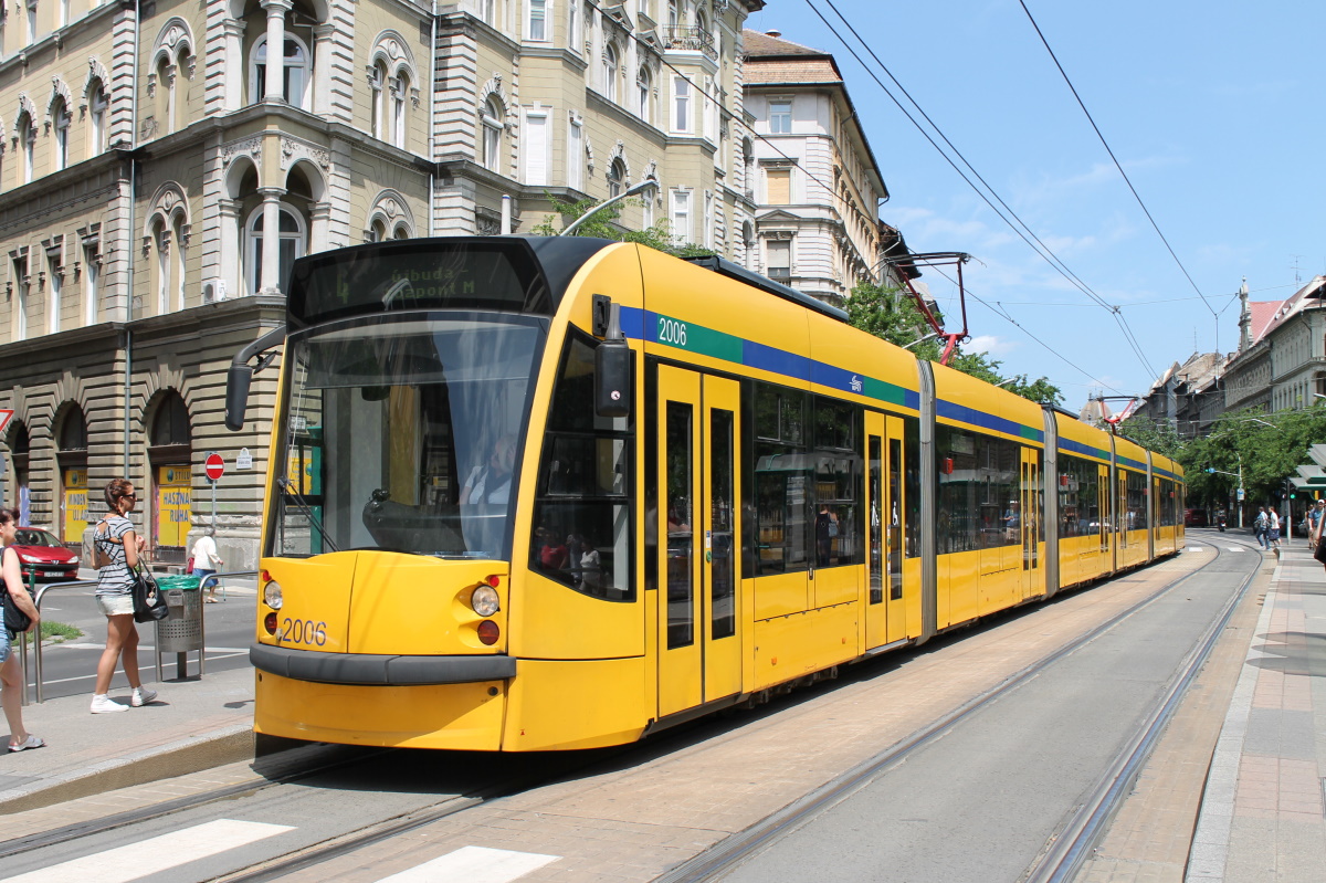Будапешт, Siemens Combino Supra NF12B № 2006